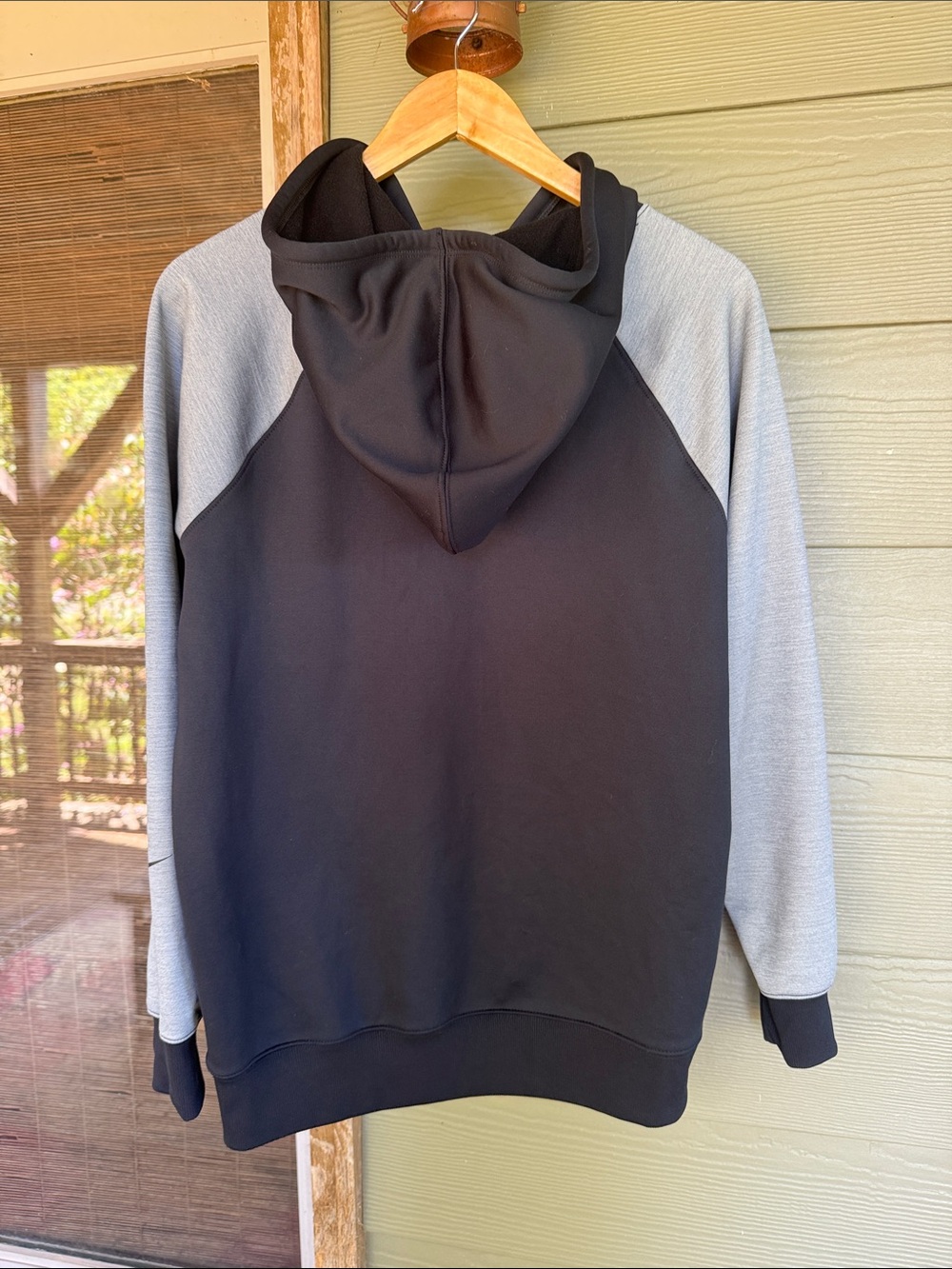Nike Women's Therma-Fit Fleece Color-Block Training Hoodie - Picture 5 of 9